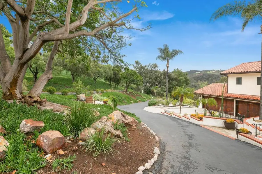 29509 Hoxie Ranch Rd, Vista, CA 92084 - #2