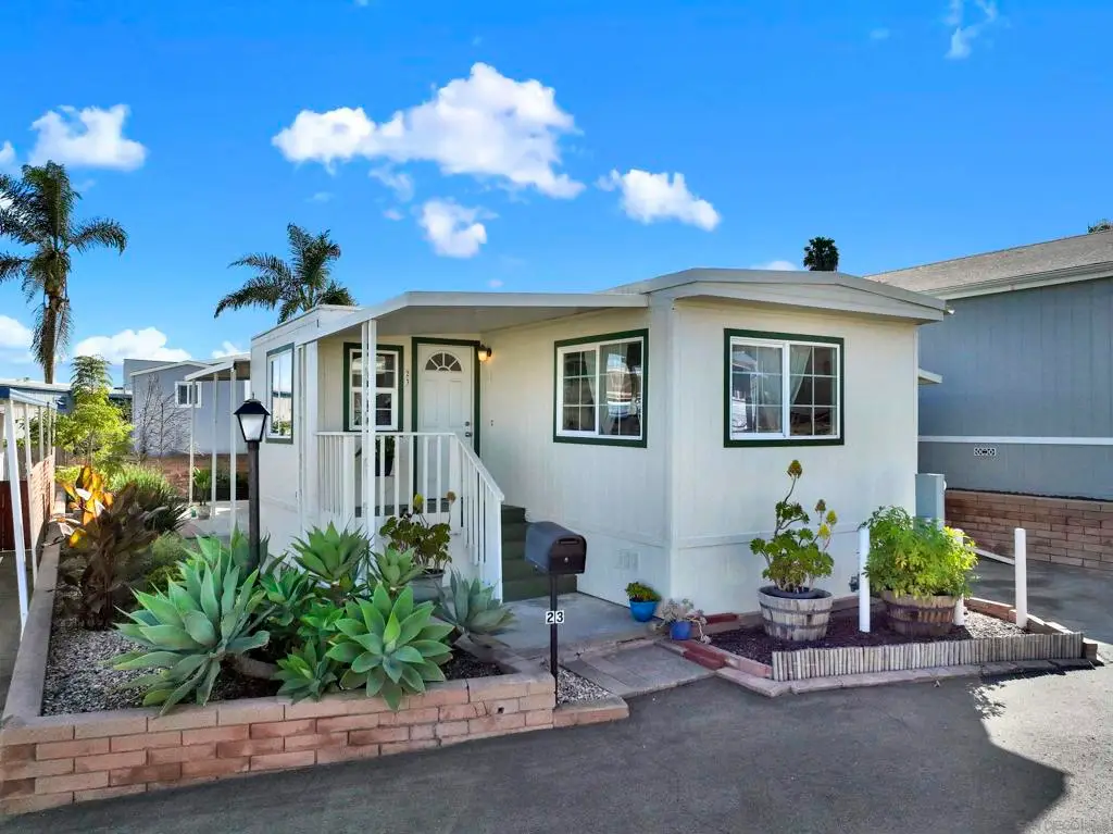 245 W Bobier Dr #23, Vista, CA 92083 - #1