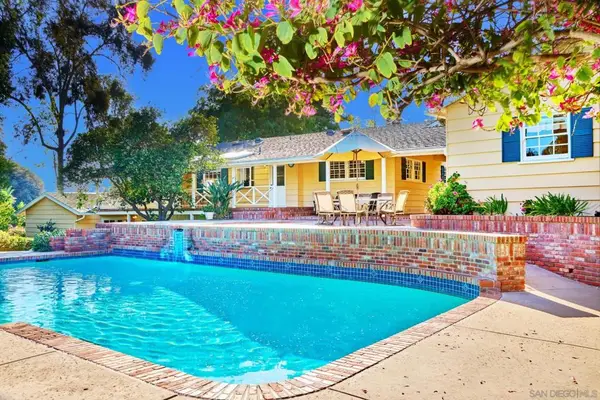 10155 Vista De La Cruz, La Mesa, CA 91941