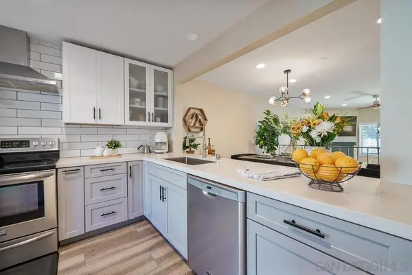 3121 Evening Way #B, La Jolla, CA 92037