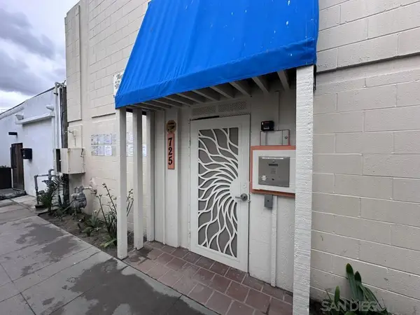 725 Redondo Ct #22, San Diego, CA 92109