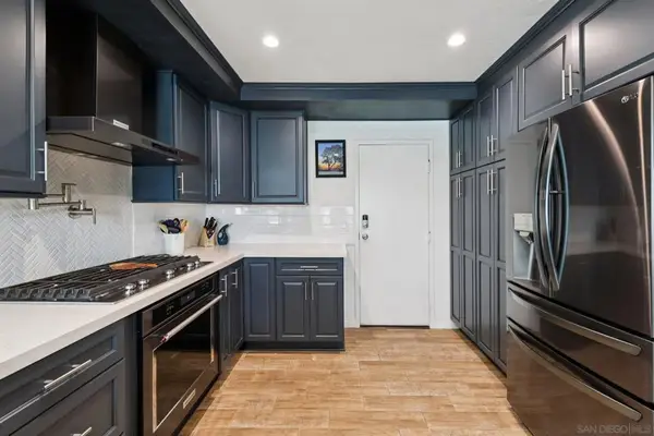 6574 Corte Ciusco, Carlsbad, CA 92009