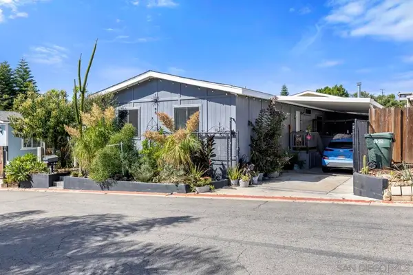 1380 Oak Hill Dr #SPC 42, Escondido, CA 92026