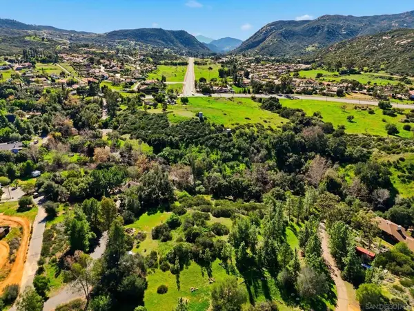 432 Arnold Way, Alpine, CA 91901