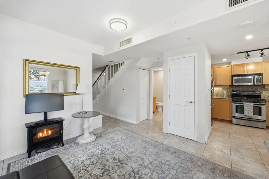 1240 India #111, San Diego, CA 92101 - #2