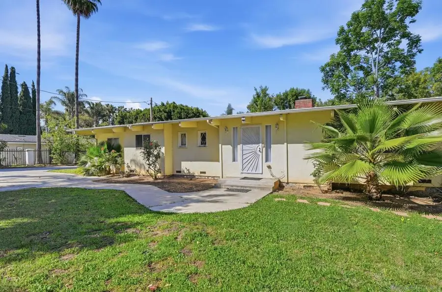 1521 Foothill Dr, Vista, CA 92084 - #2