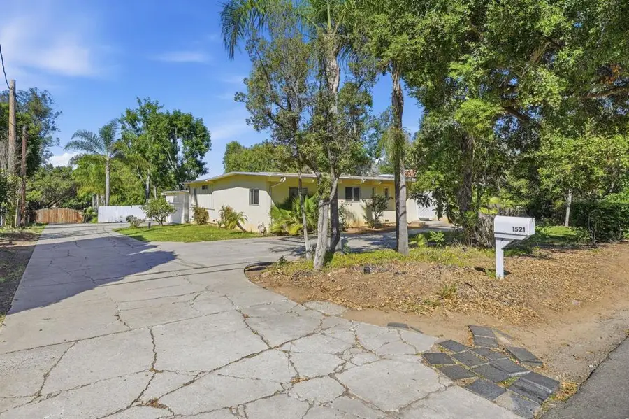 1521 Foothill Dr, Vista, CA 92084 - #3