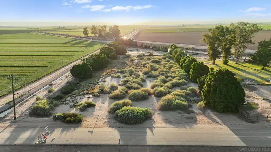 2465 Meloland Rd, El Centro, CA 92243 - #3