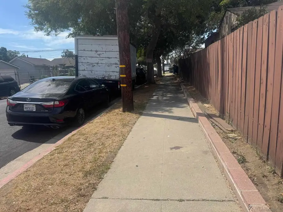 800 W 99th Street, Los Angeles, CA 90044 - #2