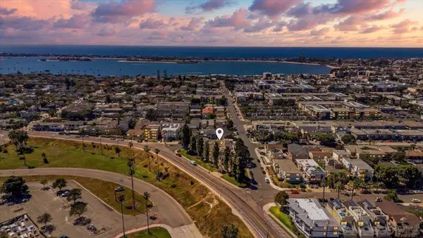 3770 Crown Point #103, San Diego, CA 92109