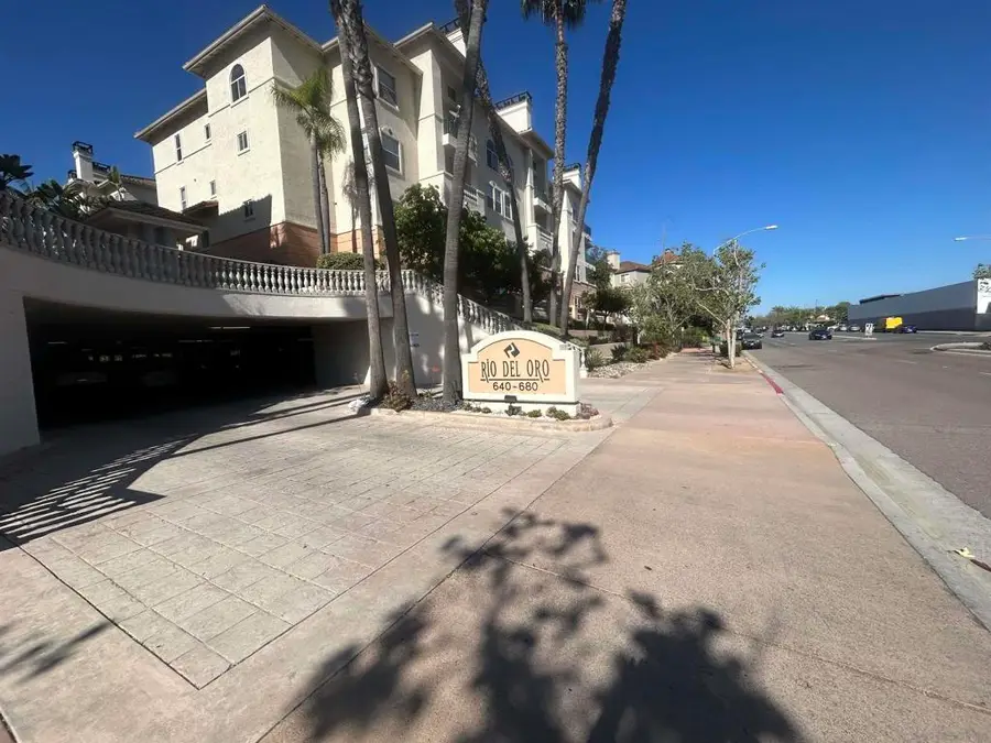 640 Camino De La Reina #1405, San Diego, CA 92108 - #2