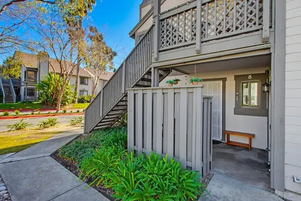 1953 Wellington Lane #5, Vista, CA 92081