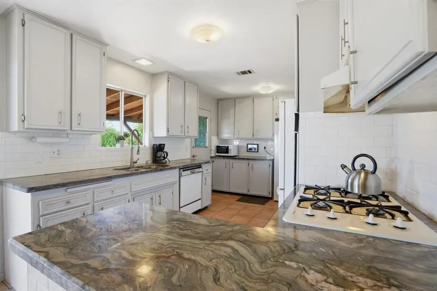 2384 Glenn Rd, Fallbrook, CA 92028 - #3