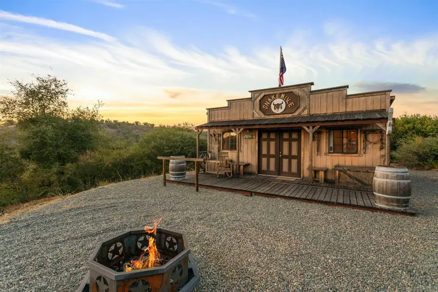 1210 Lakedale Rd., Santa Ysabel, CA 92036 - #3