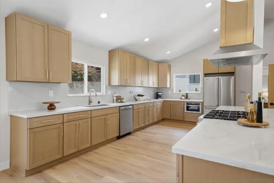 3344 Goldfinch St, San Diego, CA 92103 - #3