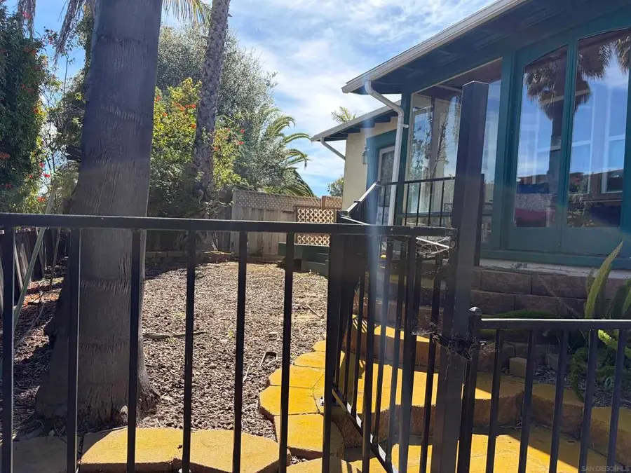 415 S Weitzel St, Oceanside, CA 92054 - #2