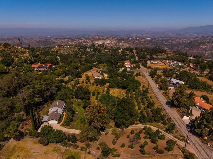 28808 Mountain Meadow, Escondido, CA 92026 - #2