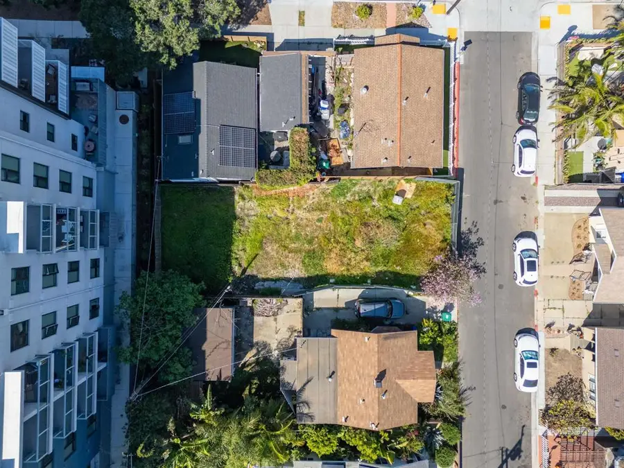 3057 Walton, San Diego, CA 92116 - #3