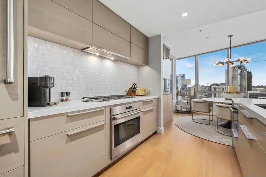 888 W E #2405, San Diego, CA 92101 - #3