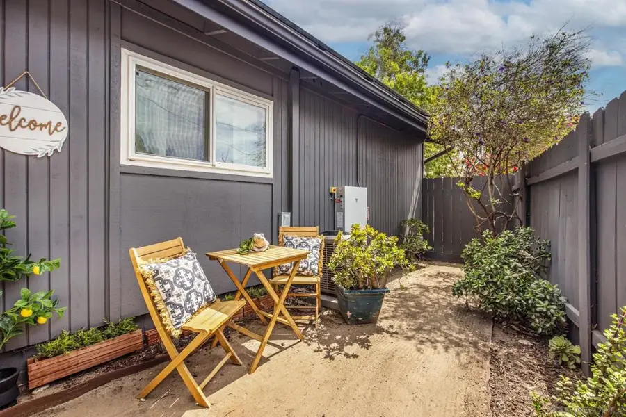 2251 Famosa Blvd #B, San Diego, CA 92107 - #2