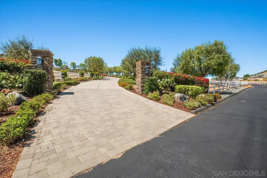 2736 Ortega Rd, Ramona, CA 92065 - #2