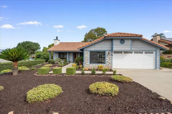 445 Cancun Ct, Fallbrook, CA 92028