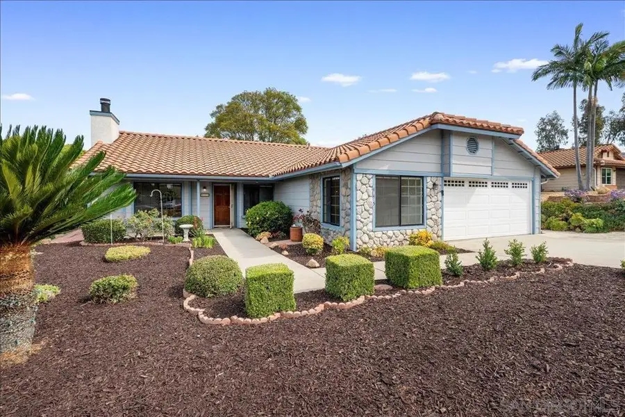 445 Cancun Ct, Fallbrook, CA 92028 - #2