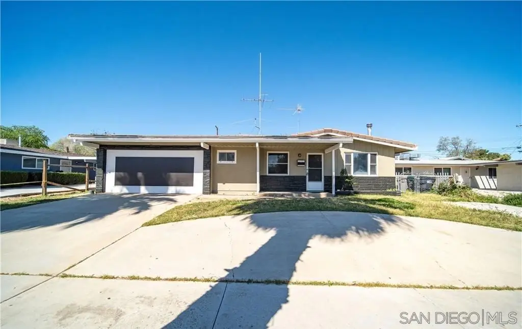 44641 5th St E, Lancaster, CA 93535 - #1