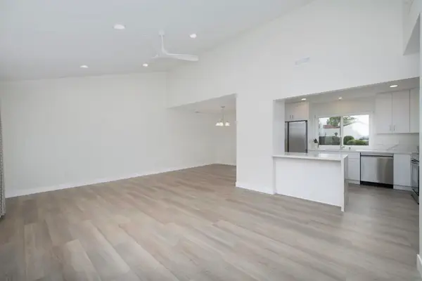 16450 Caminito Vecinos #106, San Diego, CA 92128
