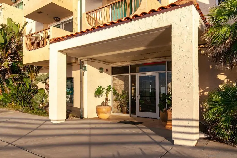 4878 Pescadero Ave #102, San Diego, CA 92107 - #3