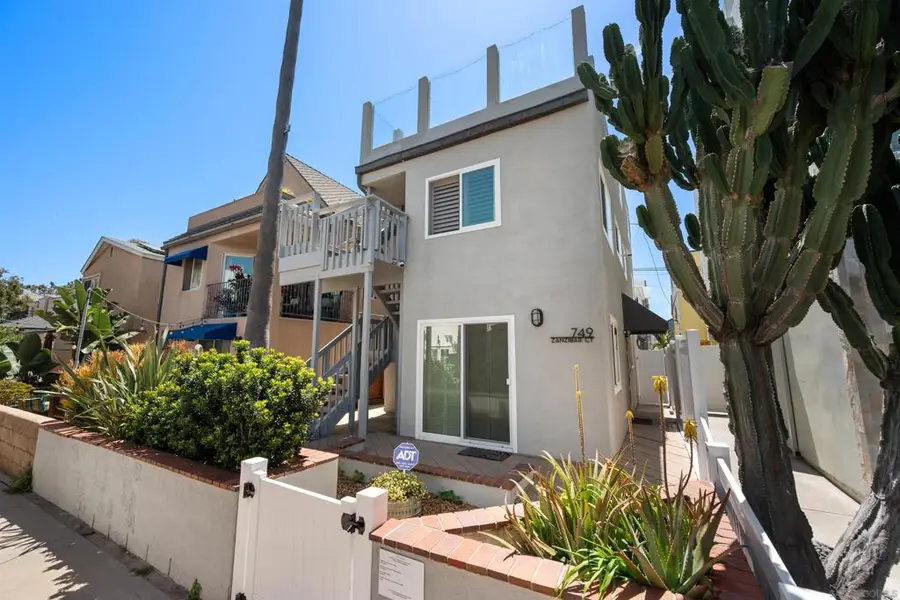 749 Zanzibar Ct, San Diego, CA 92109 - #3