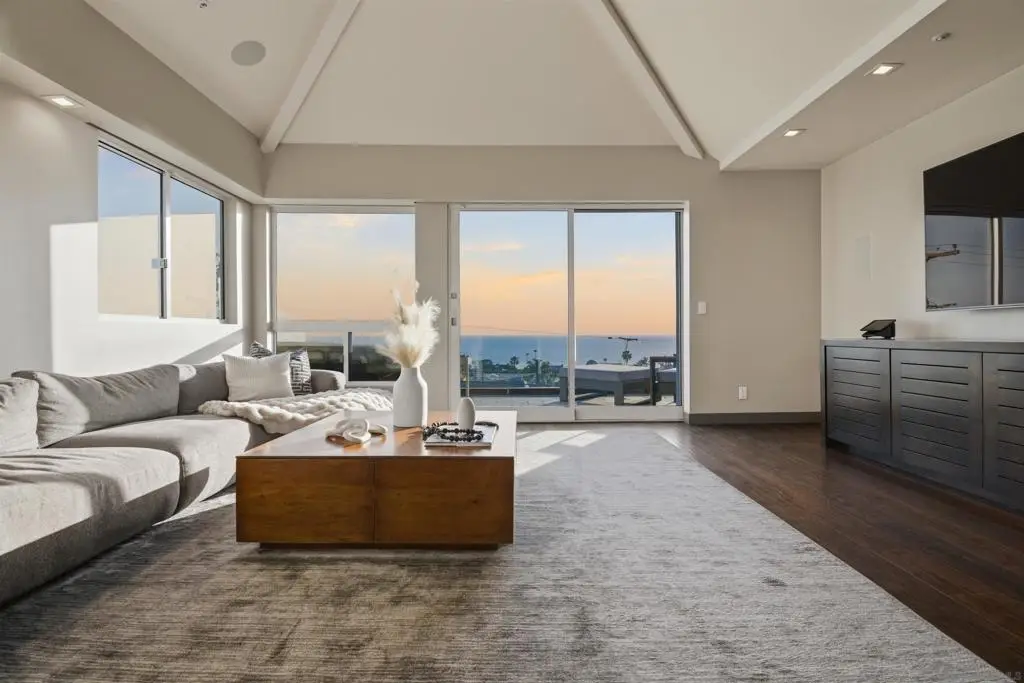 2372 Oxford Ave, Cardiff By The Sea, CA 92007 - #1