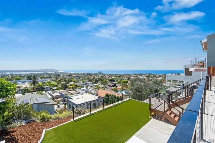 1253 Van Nuys St, San Diego, CA 92109 - #3