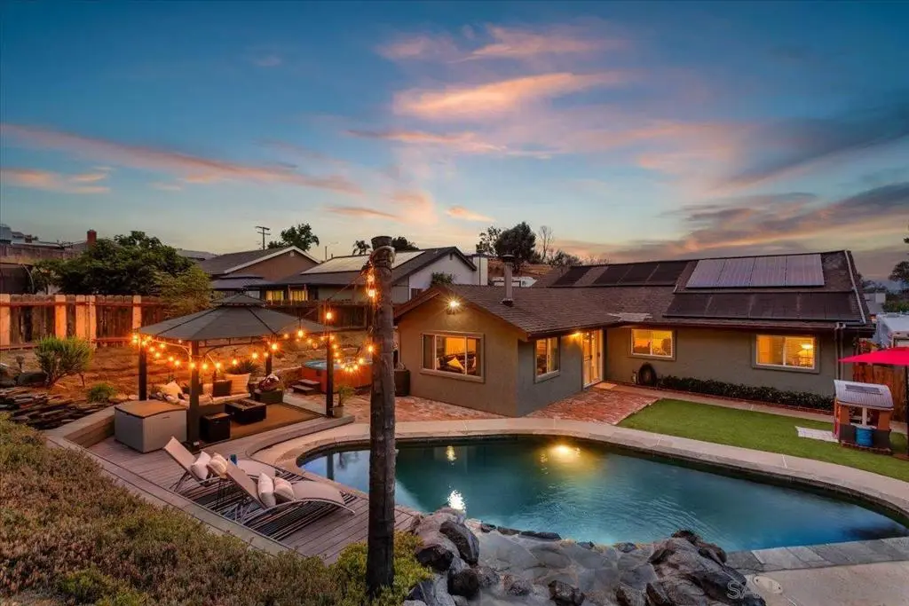 8677 Via Del Luz, El Cajon, CA 92021 - #1