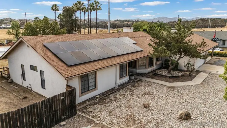 1368 Oakleaf Ln, Ramona, CA 92065 - #2