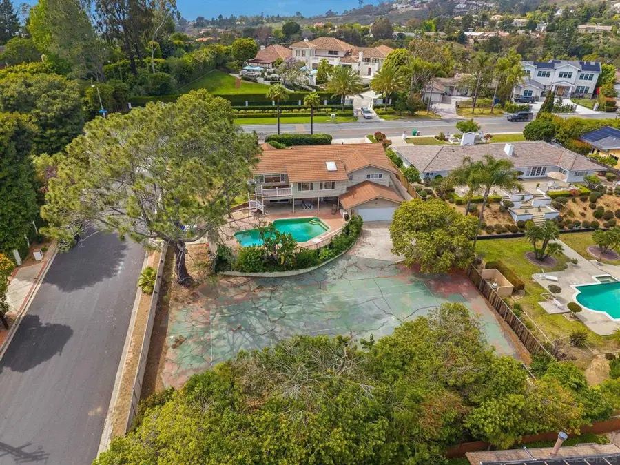 6401 La Jolla Scenic Dr S, La Jolla, CA 92037 - #2