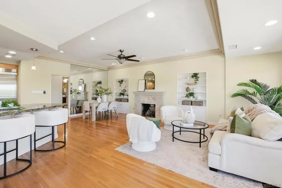 3634 Crown Point Dr, San Diego, CA 92109 - #3