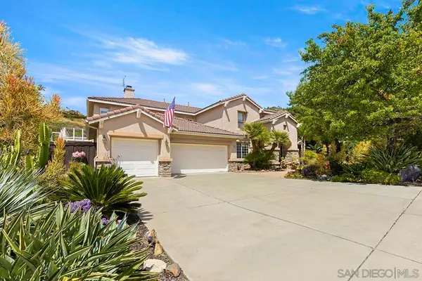 2494 San Clemente Ave, Vista, CA 92084