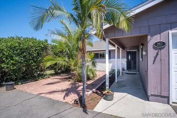 267 Hannalei Dr, Vista, CA 92083
