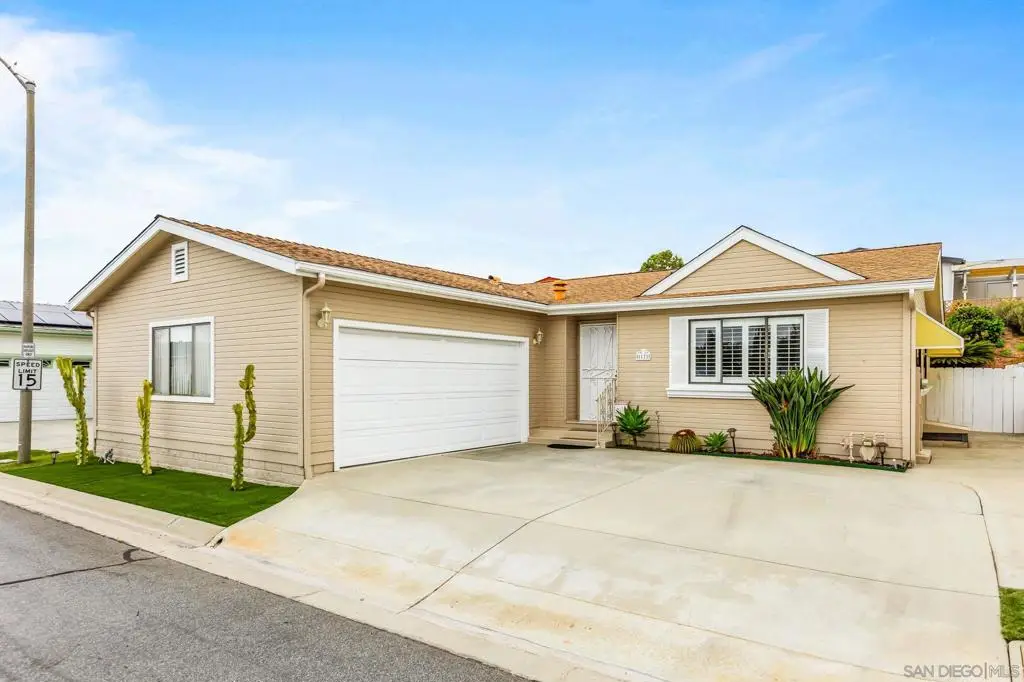 1171 Via Santa Paulo, Vista, CA 92081 - #1