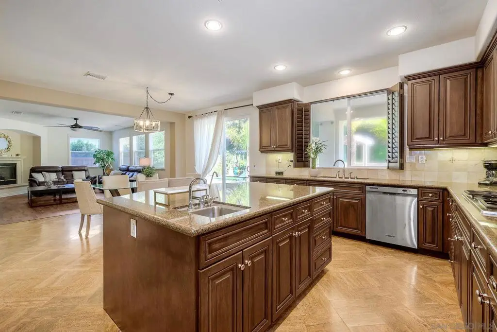 993 Hawthorne Creek Dr, Chula Vista, CA 91914 - #1