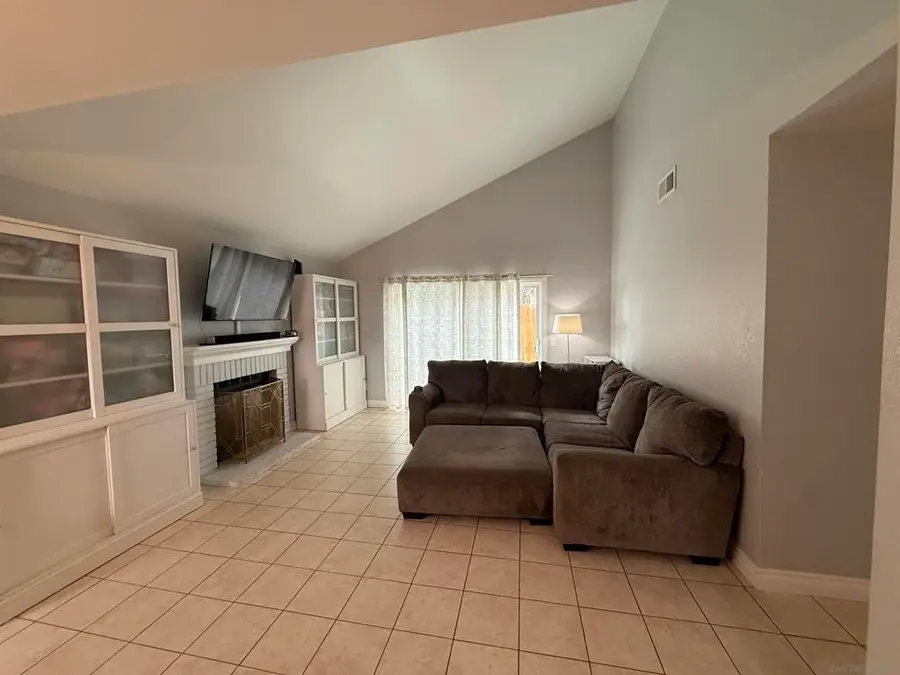 2327 Lake Forest, Escondido, CA 92026 - #2