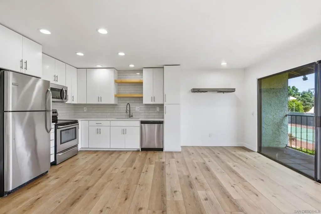 1092 Fresno St #4, San Diego, CA 92110 - #1