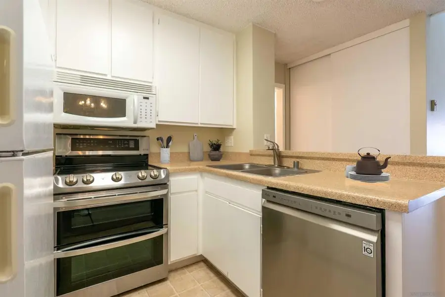1855 Diamond St #301, San Diego, CA 92109 - #3