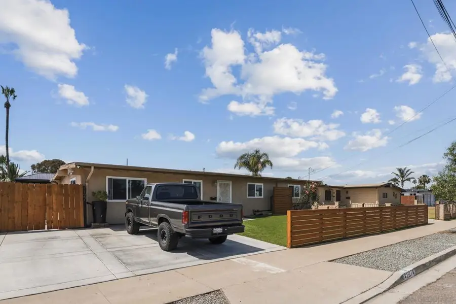 1127 Hemlock Ave, Imperial Beach, CA 91932 - #2
