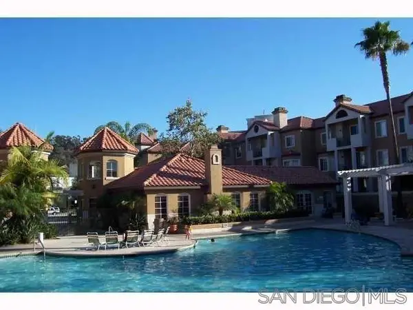 2220 Camino De La Reina #204, San Diego, CA 92108