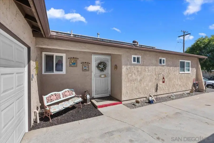 9254 Shadow Hill Rd, Santee, CA 92071 - #3