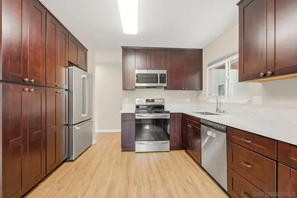 5513 Adobe Falls Rd #5, San Diego, CA 92120