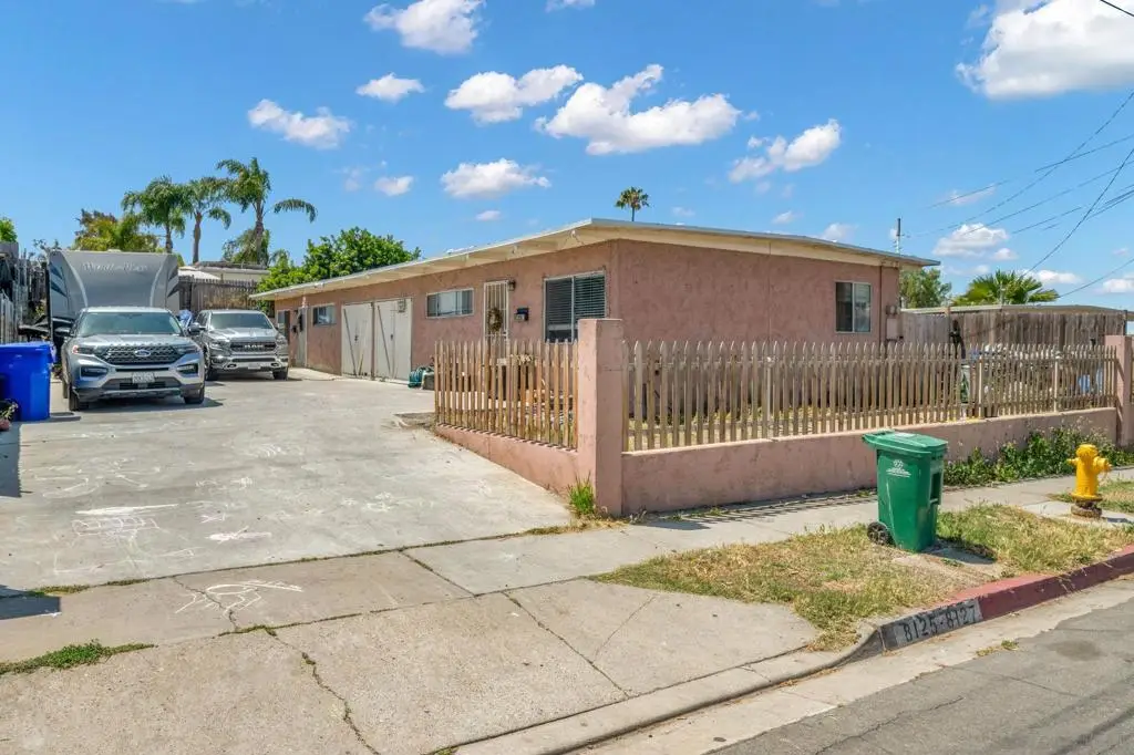 27-8125 Helm, San Diego, CA 92114 - #1