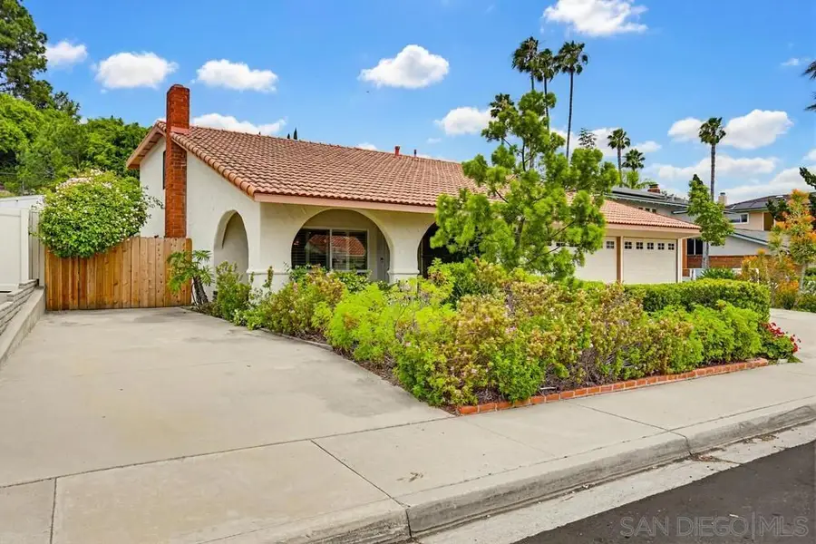 6221 Lake Athabaska Place, San Diego, CA 92119 - #2